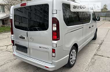 Минивэн Opel Vivaro 2017 в 