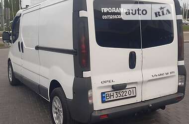 Вантажний фургон Opel Vivaro 2004 в Одесі