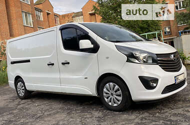 Вантажний фургон Opel Vivaro 2015 в Сумах