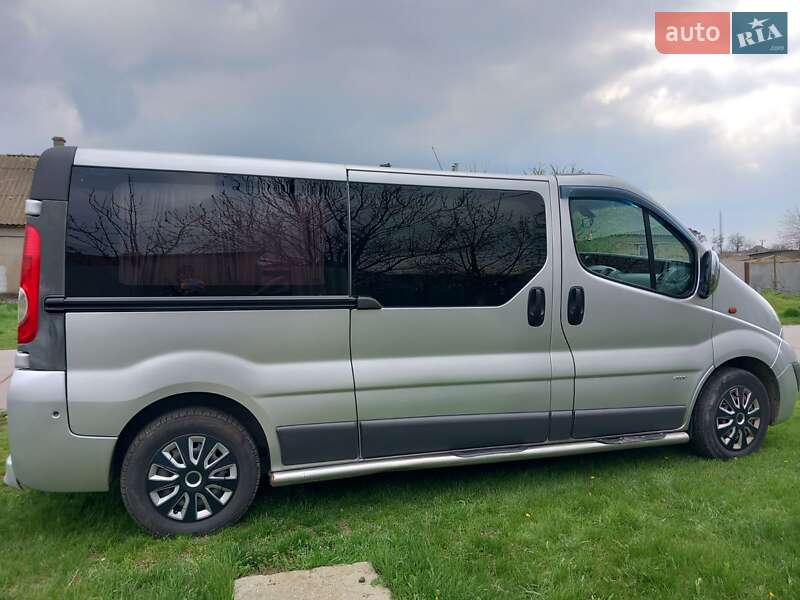 Минивэн Opel Vivaro 2010 в Измаиле