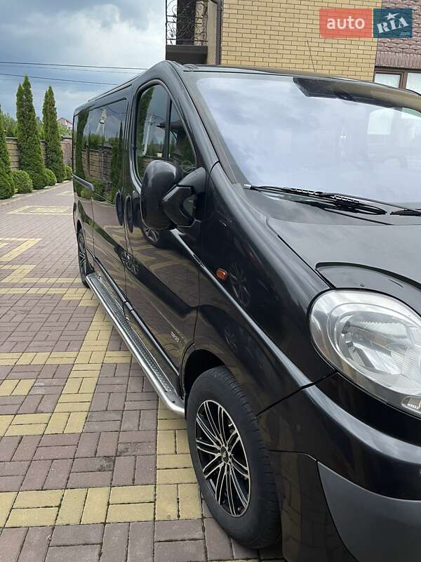 Мінівен Opel Vivaro 2013 в Луцьку