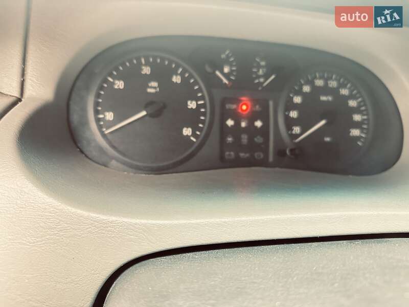 Минивэн Opel Vivaro 2003 в Львове