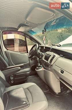 Минивэн Opel Vivaro 2003 в 