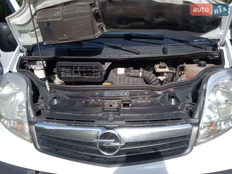 Мінівен Opel Vivaro 2007 в Звягелі