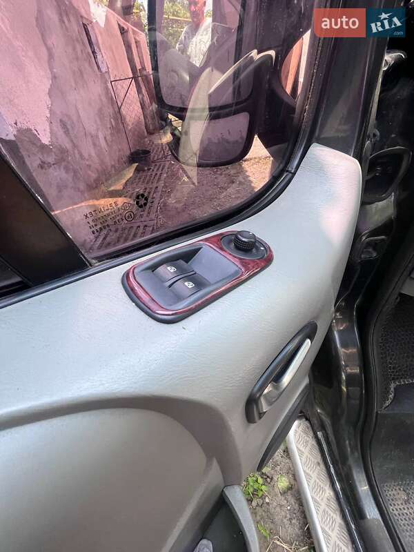 Мінівен Opel Vivaro 2008 в Бучачі