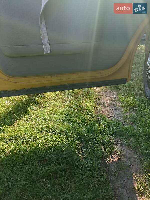 Минивэн Opel Vivaro 2003 в Золочеве