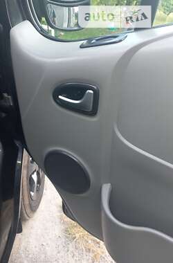 Минивэн Opel Vivaro 2010 в 