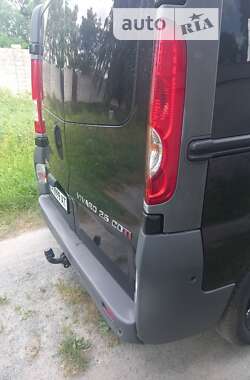 Минивэн Opel Vivaro 2010 в 