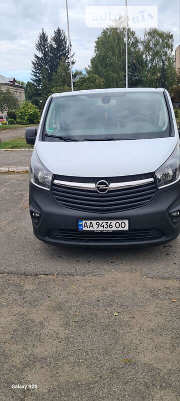 Грузовой фургон Opel Vivaro 2016 в Городище