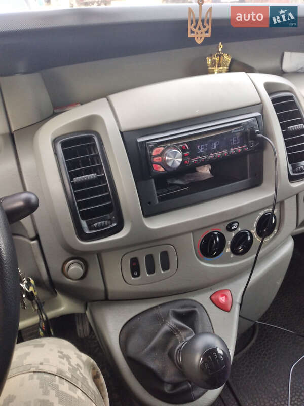 Мінівен Opel Vivaro 2003 в Шацьку