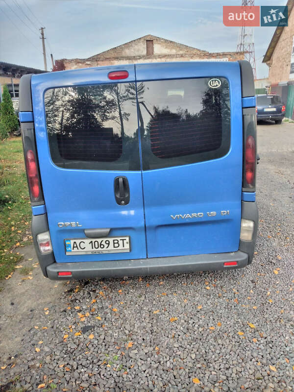 Мінівен Opel Vivaro 2003 в Шацьку