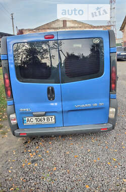 Минивэн Opel Vivaro 2003 в Шацке