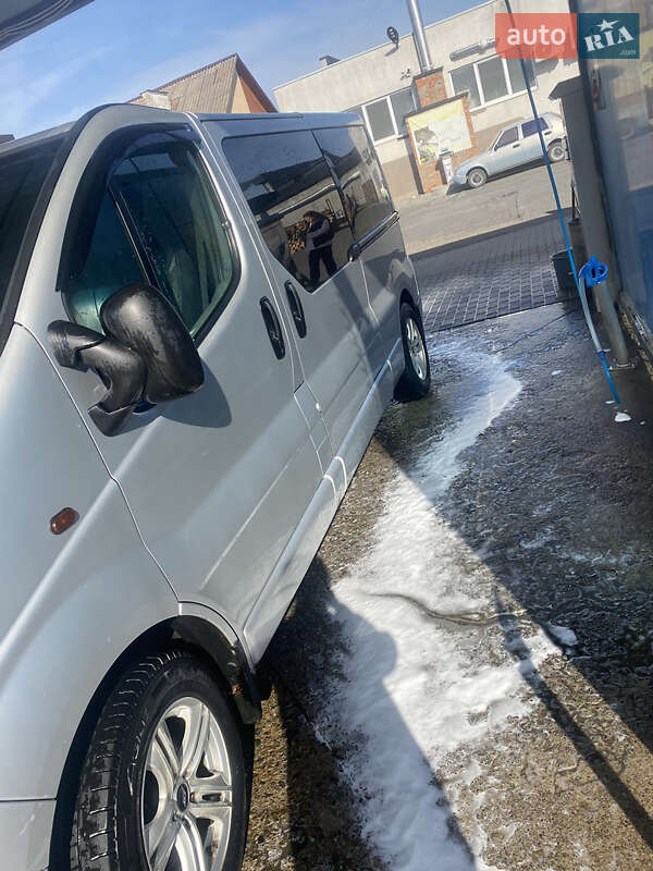 Минивэн Opel Vivaro 2007 в Виноградове