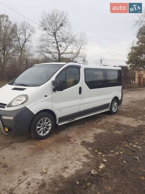 Мінівен Opel Vivaro 2006 в Чернігові