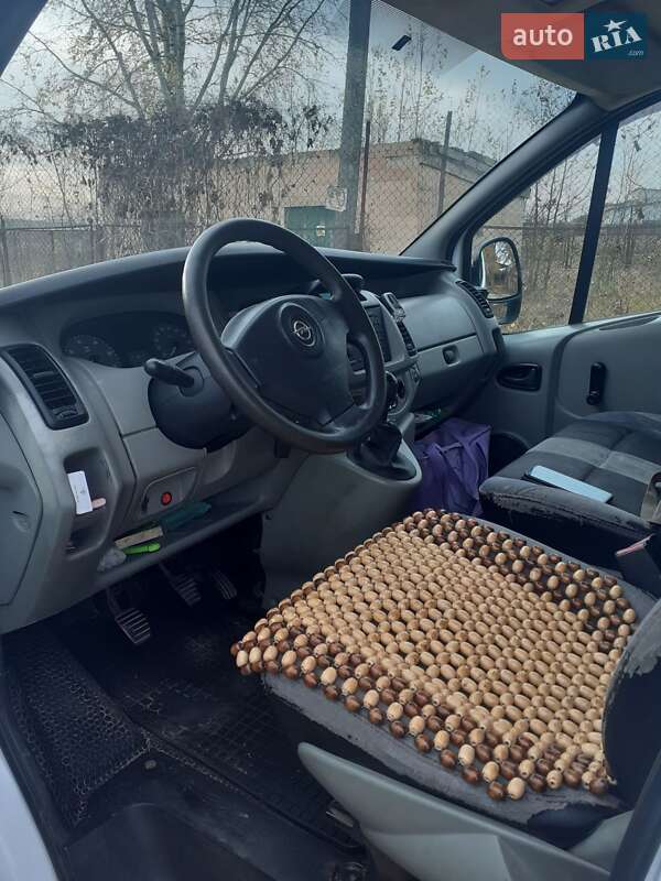 Мінівен Opel Vivaro 2006 в Чернігові