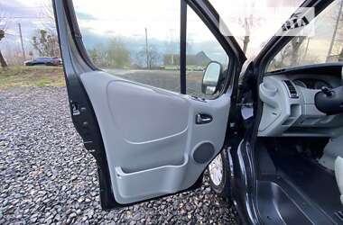 Минивэн Opel Vivaro 2010 в 