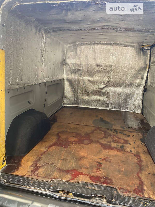 Грузовой фургон Opel Vivaro 2006 в Виннице