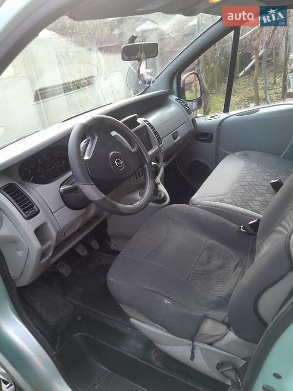 Мінівен Opel Vivaro 2002 в Мукачевому