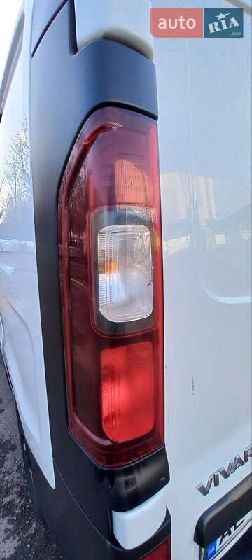 Грузовой фургон Opel Vivaro 2017 в Днепре