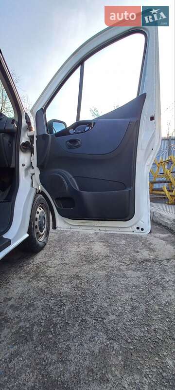 Грузовой фургон Opel Vivaro 2017 в Днепре