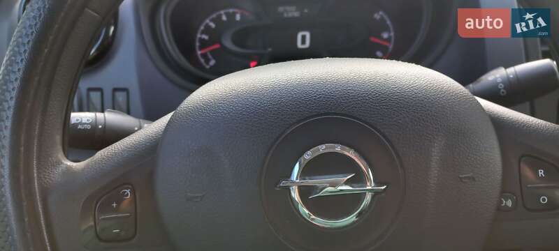 Грузовой фургон Opel Vivaro 2017 в Днепре