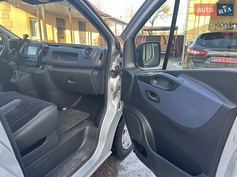 Мінівен Opel Vivaro 2018 в Тернополі