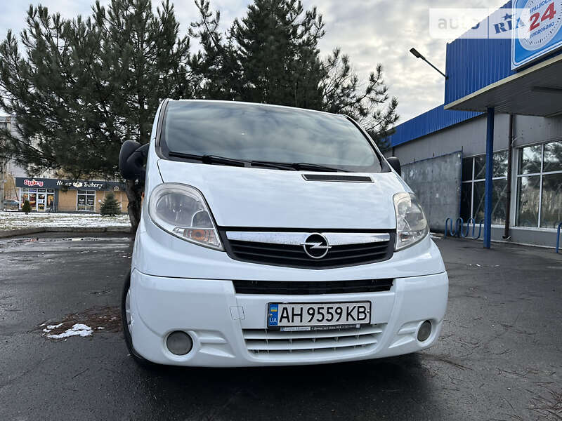 Минивэн Opel Vivaro 2012 в Краматорске