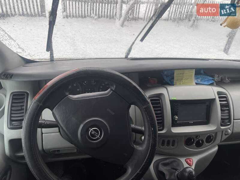 Мінівен Opel Vivaro 2004 в Камені-Каширському