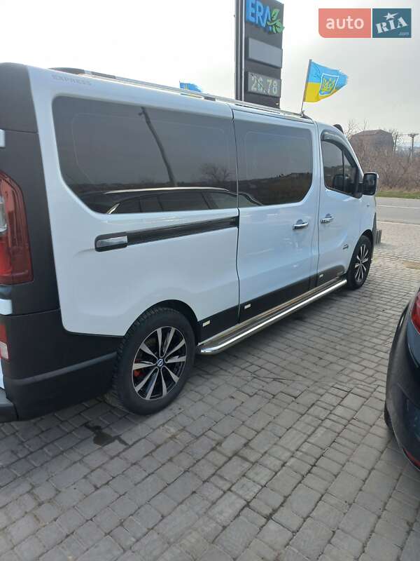 Мінівен Opel Vivaro 2016 в Одесі