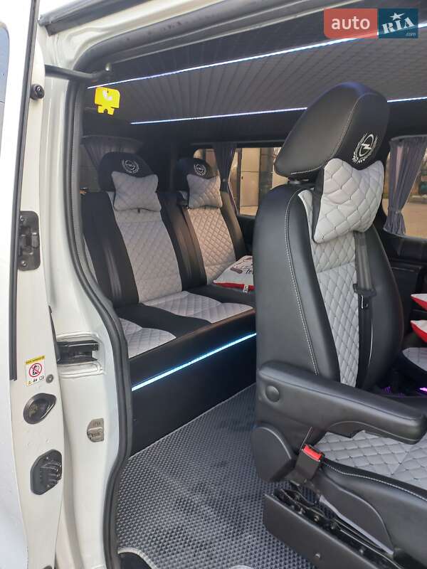 Мінівен Opel Vivaro 2016 в Одесі