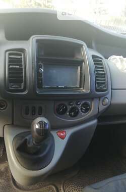 Грузопассажирский фургон Opel Vivaro 2011 в Сумах