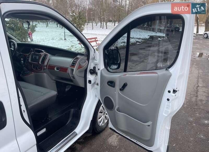 Минивэн Opel Vivaro 2004 в Ровно фото 6 Минивэн Opel Vivaro 2004 в Ровно