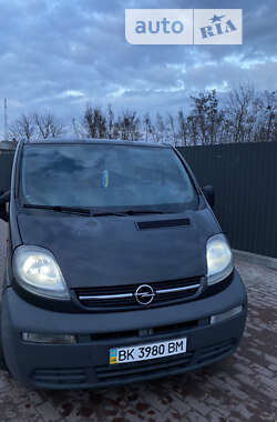 Мінівен Opel Vivaro 2005 в Сарнах