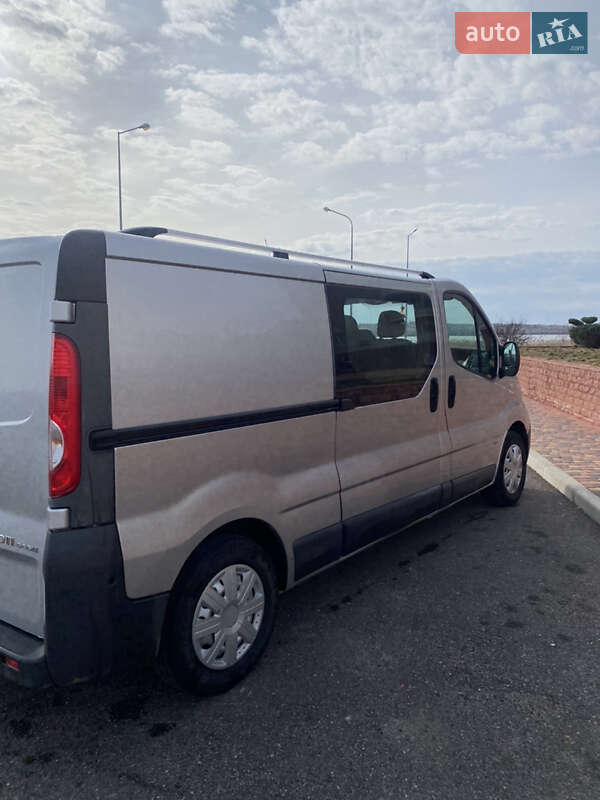 Opel Vivaro 2013 Opel Vivaro 2013