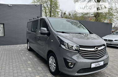 Мінівен Opel Vivaro 2015 в Чернівцях