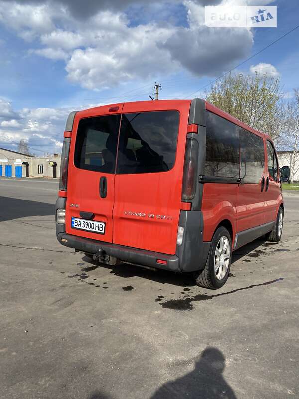 Минивэн Opel Vivaro 2004 в Александрие