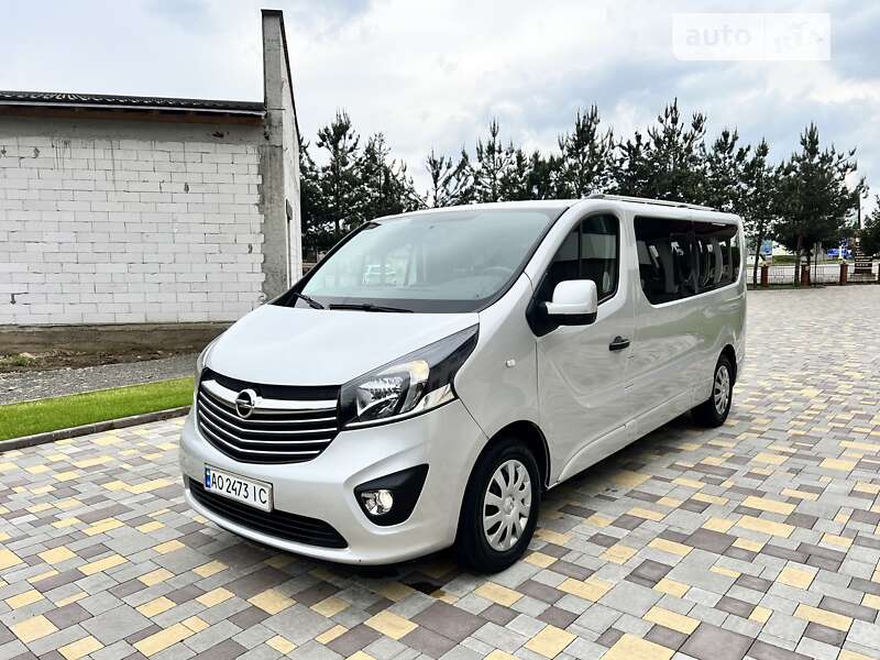 Минивэн Opel Vivaro 2015 в Виноградове