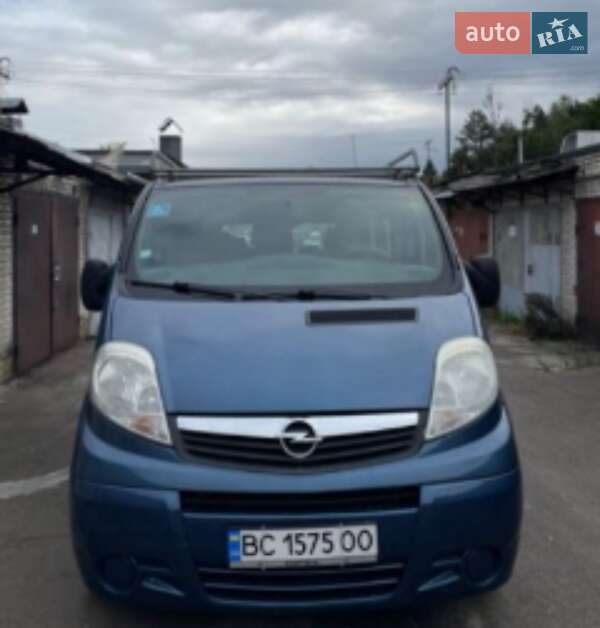 Минивэн Opel Vivaro 2013 в Ужгороде