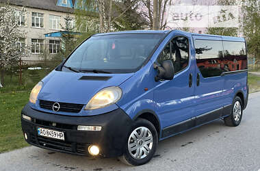 Минивэн Opel Vivaro 2003 в Турке