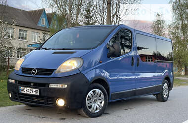 Минивэн Opel Vivaro 2003 в Турке