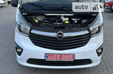 Минивэн Opel Vivaro 2016 в Дубно