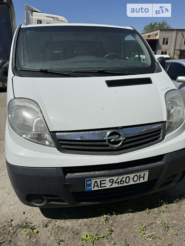 Грузопассажирский фургон Opel Vivaro 2013 в Днепре