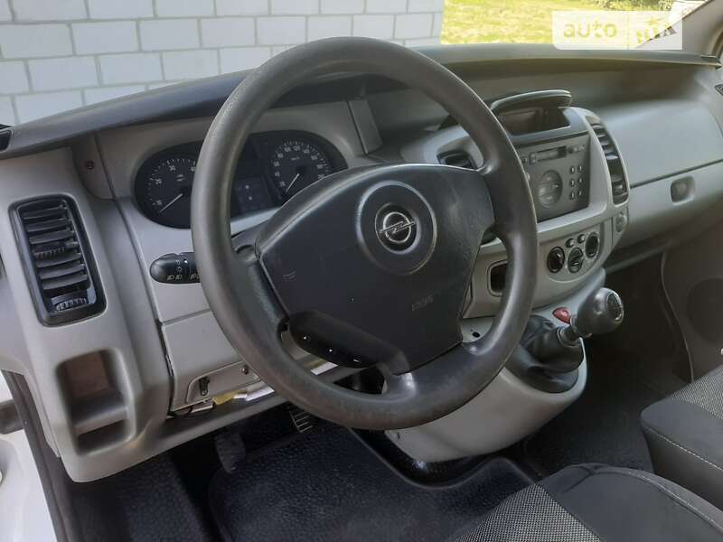 Opel Vivaro 2005
