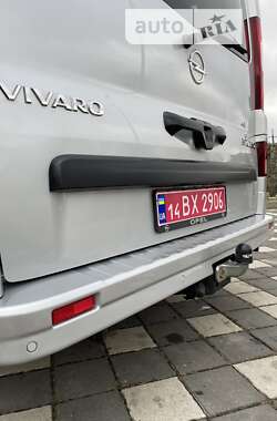 Минивэн Opel Vivaro 2017 в Львове