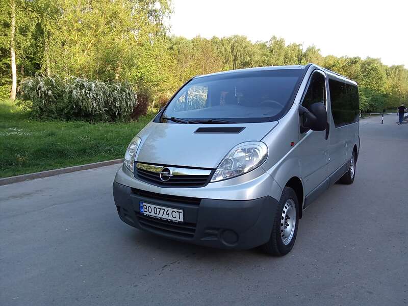 Мінівен Opel Vivaro 2014 в Тернополі