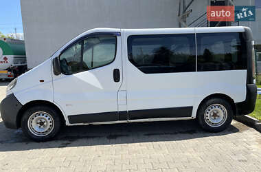 Мінівен Opel Vivaro 2003 в Сторожинці