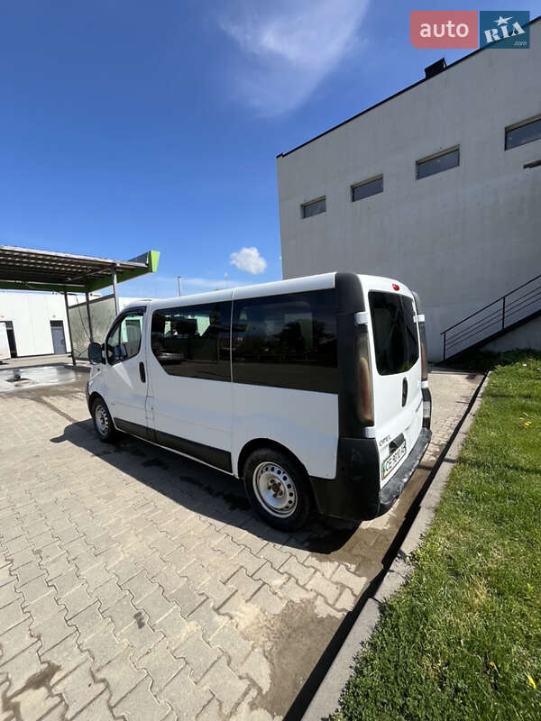 Минивэн Opel Vivaro 2003 в Сторожинце