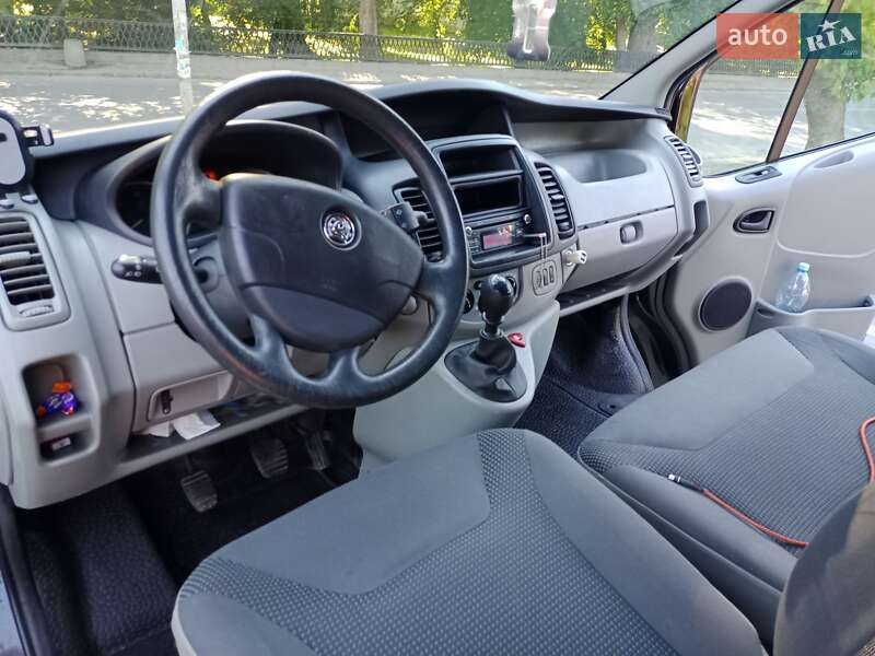 Мінівен Opel Vivaro 2013 в Львові