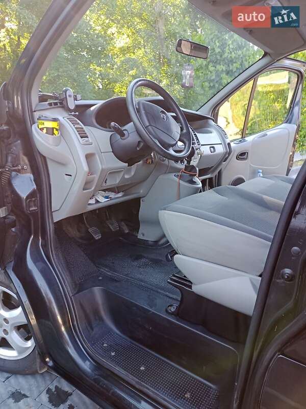 Мінівен Opel Vivaro 2013 в Львові
