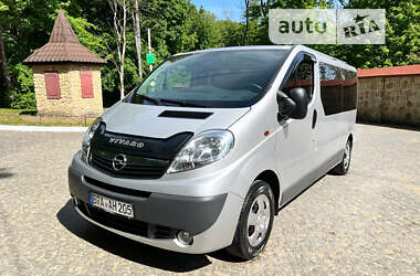 Мінівен Opel Vivaro 2013 в Чернівцях